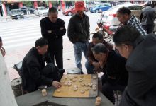 偏门赚钱路子:街头象棋死棋不围法一天挣一万块